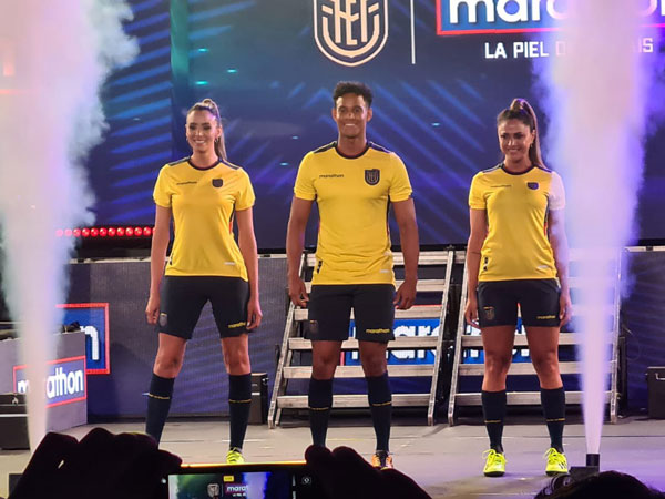 Uniforme Depostivo| Ecuador 2002