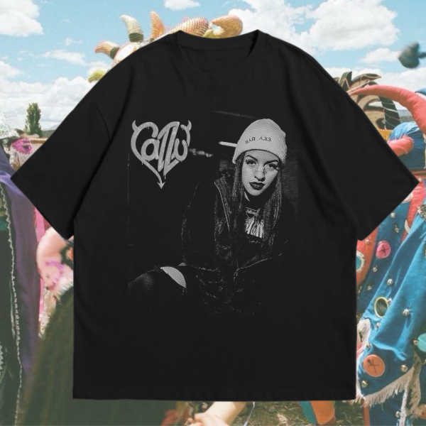 Playera | Negra| Over| Cazzu | Latinaje | fondo negro