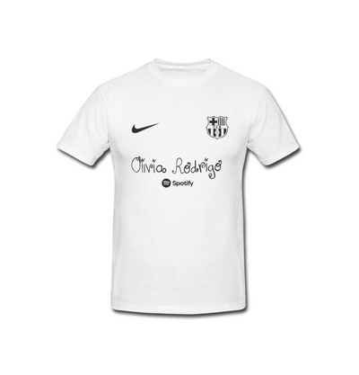 Playera | Blanca| FCB X Olivia Rodrigo| Nombre